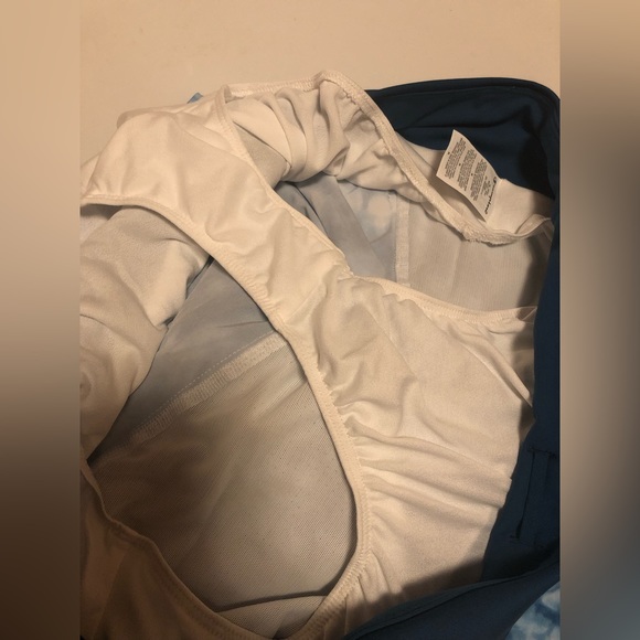 Champion women’s high rise shorts - Picture 8 of 9